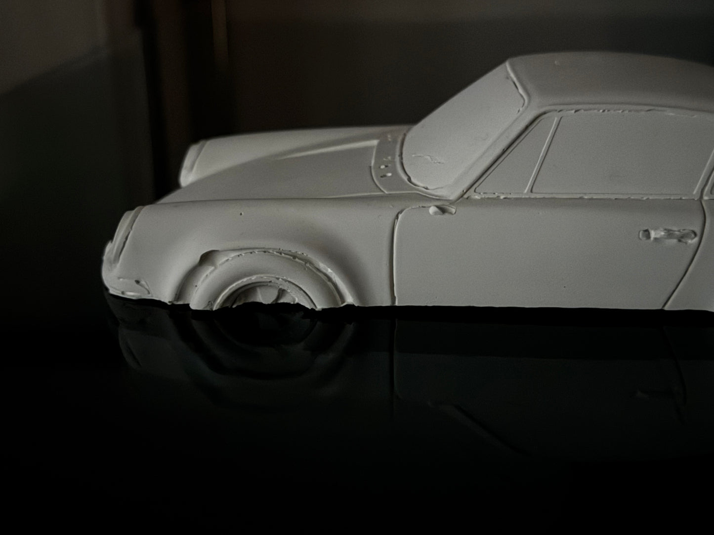 Escultura coche deportivo
