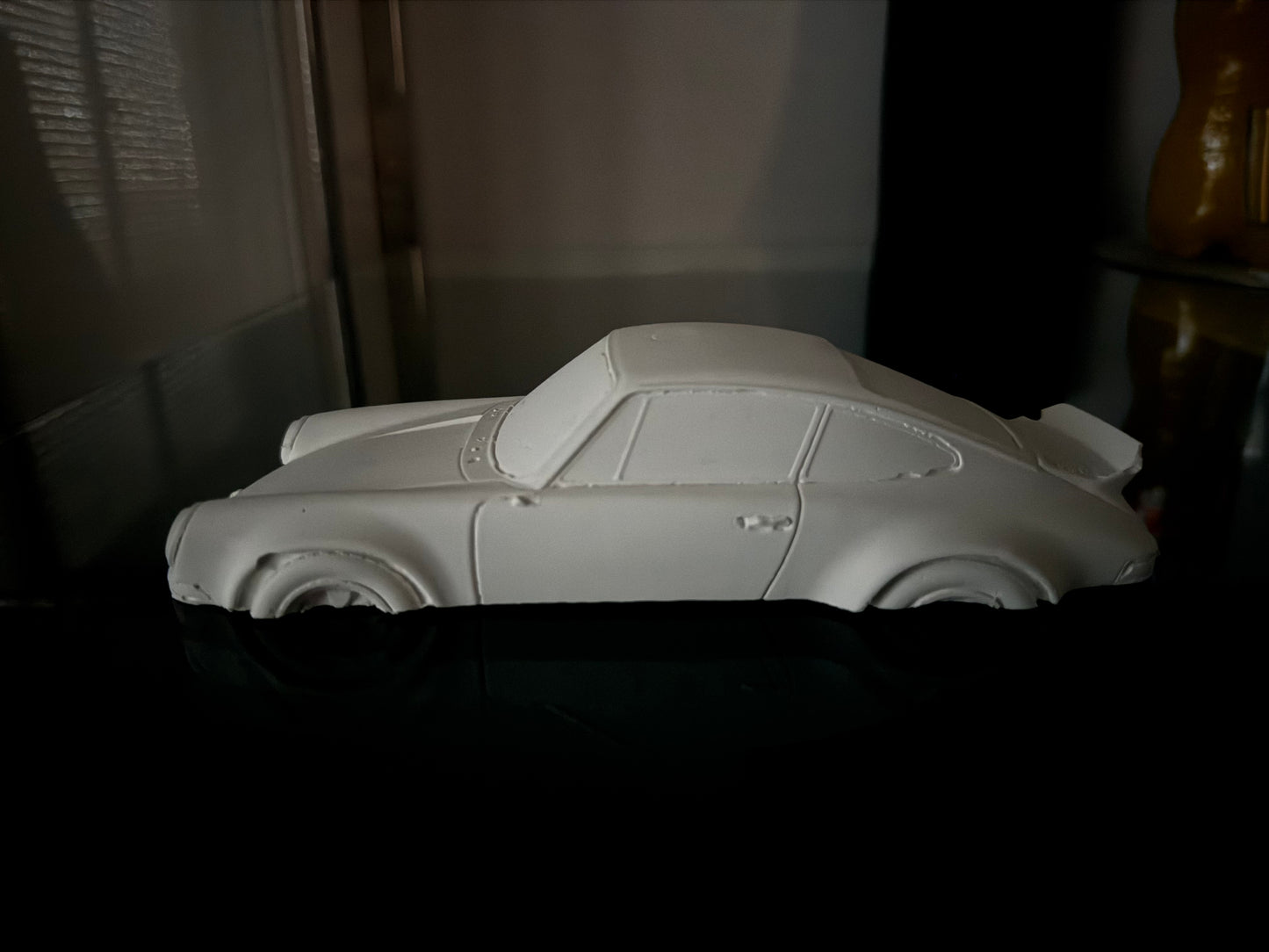 Escultura coche deportivo